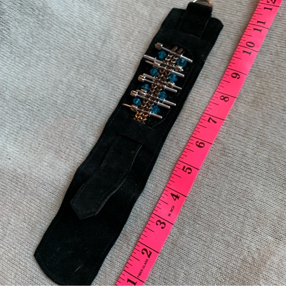 Hand crafted - Black Leather Cuff aqua blue bead metal pieces ajustable bracelet - Picture 4 of 9